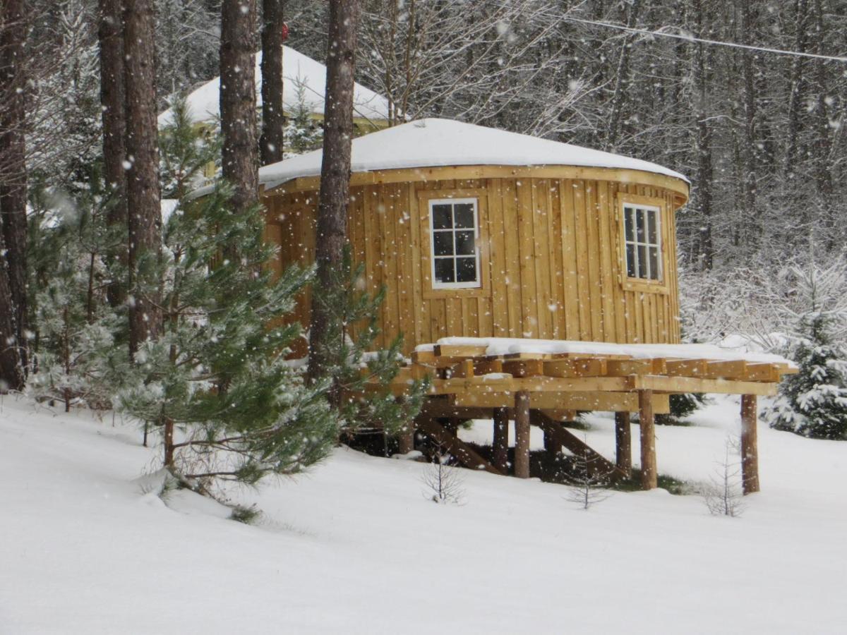 La Maison Sous Les Arbres Saint Roch de Mekinac Exterior photo